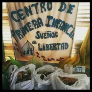 Asi recibían nuestros alimentos en el centro de primera infancia Sueños de Libertad